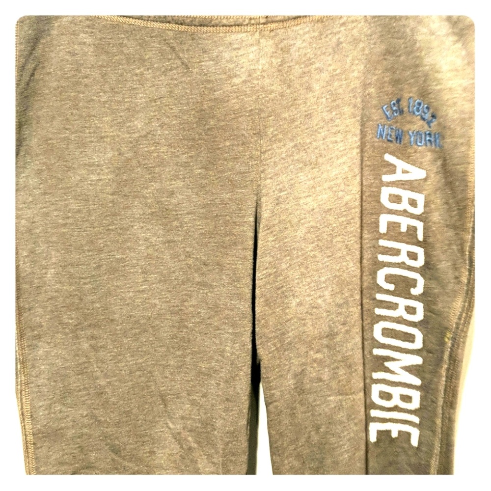 Abercrombie Capri sweats. Sz. L